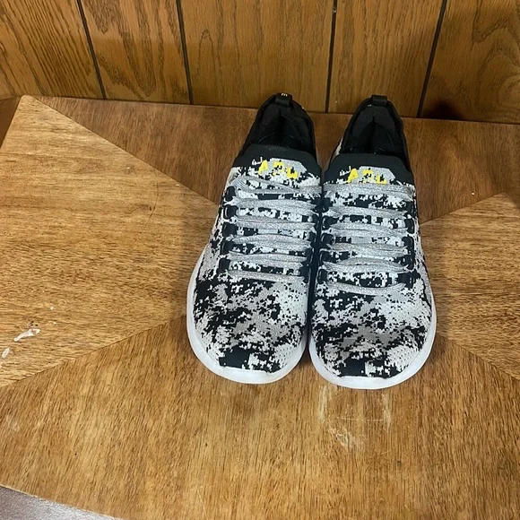 APL"Athletic Propulsion Lab Lululemon Techloom Breeze Camo -Black & White - Picture 4 of 13